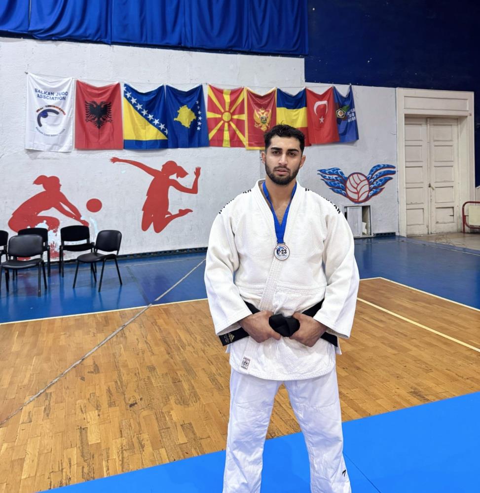 Manisali Milli Judocu Enes Pinardan Arnavutlukta Cifte Madalya Gururu (2)