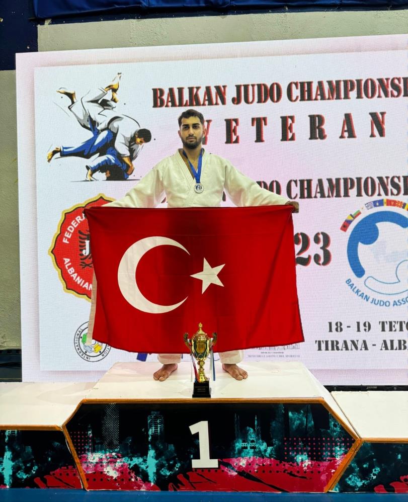 Manisali Milli Judocu Enes Pinardan Arnavutlukta Cifte Madalya Gururu (3)