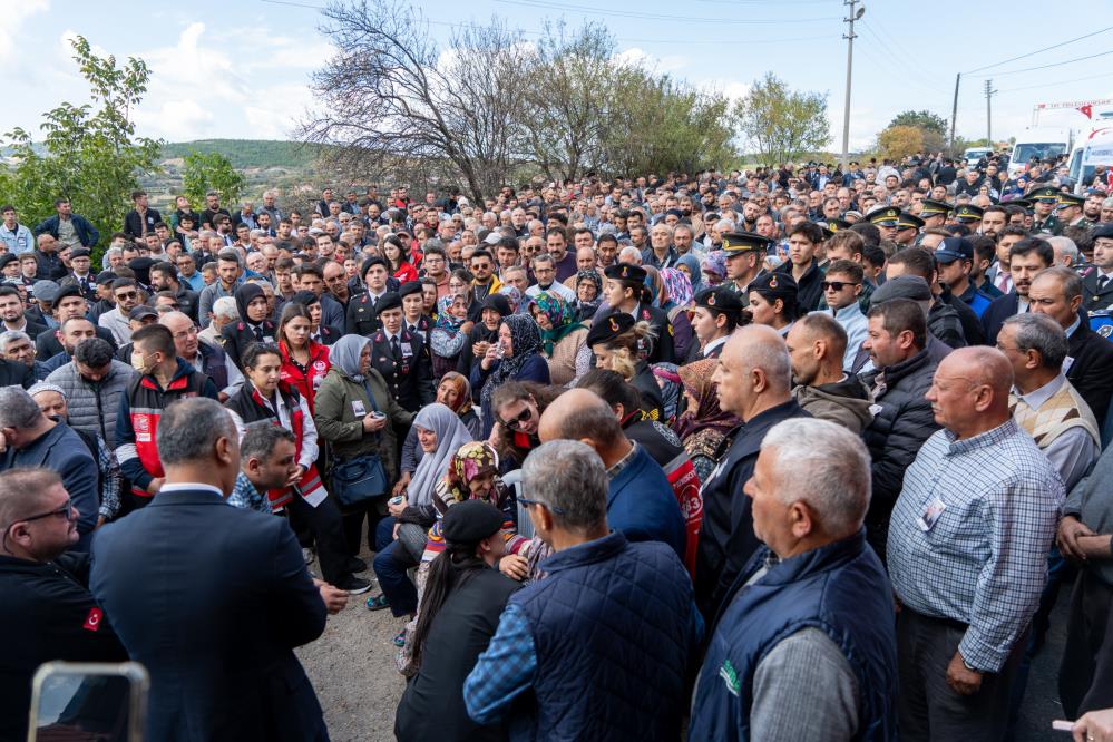 Manisali Sehit Hakki Eryilmaz Son Yolculuguna Ugurlandi (4)