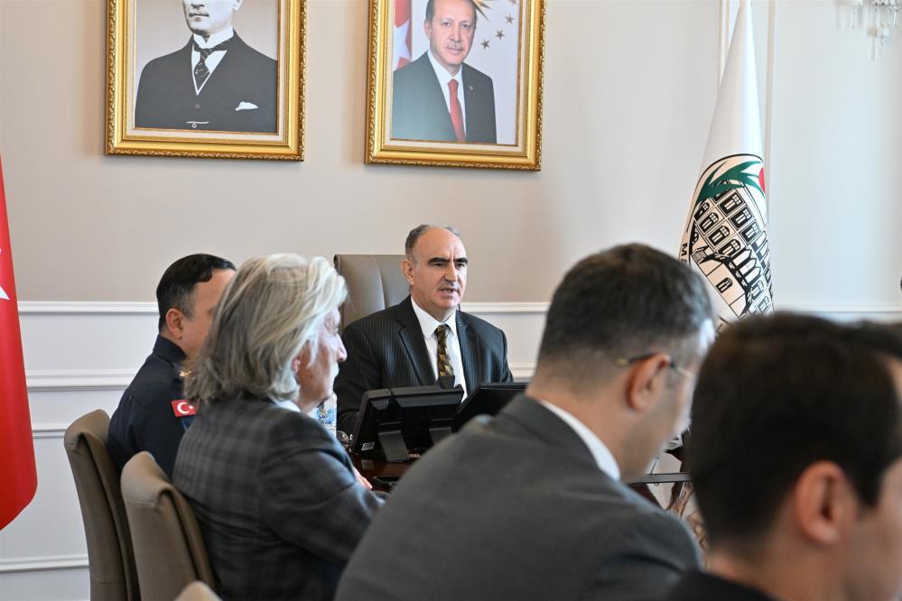 Manisanin Eylul Ayi Asayis Raporu Masaya Yatirildi (2)