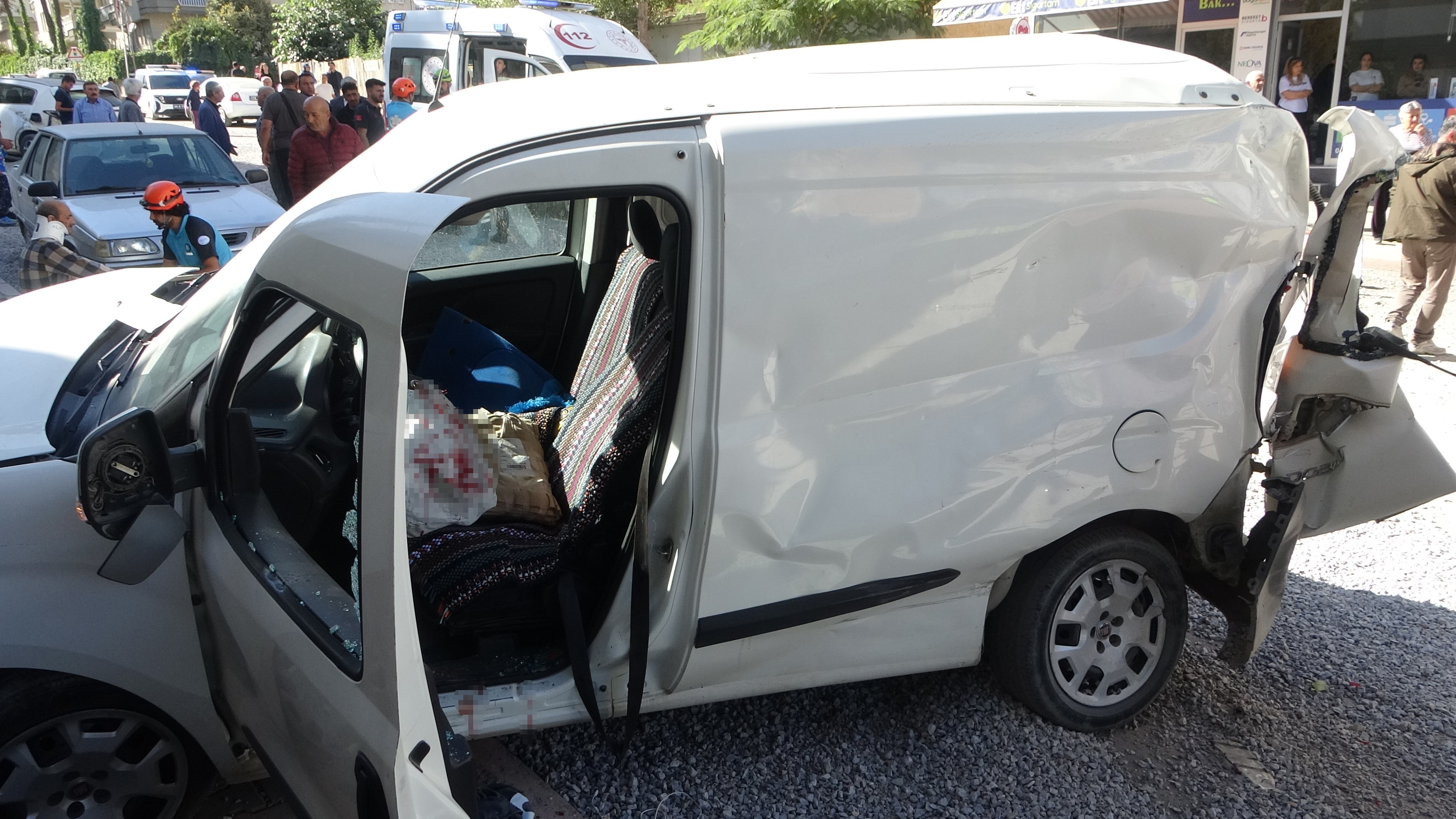 Mıcır Yüklü Kamyon Kontrolden Çıktı, Şehirde Korku Dolu Anlar! 5 Yaralı, 15 Araç Hasarlı (5)