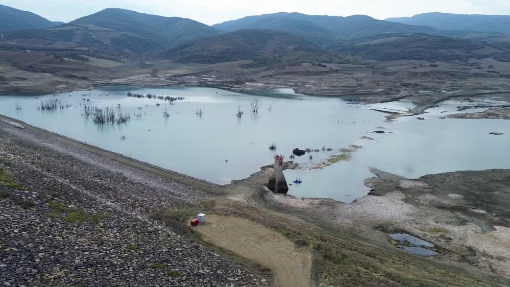 Naip Baraji Alarm Veriyor Kuraklik Nedeniyle Su Seviyesi Olu Hacme Dustu (1)-1