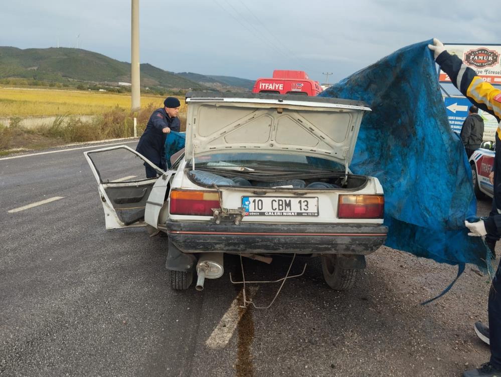 Ogrenci Servisi Ile Otomobil Carpisti 2 Olu 7 Yarali (3)