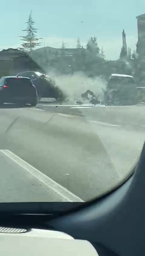 Önüme Geçip Frene Basıyor Dedi, O Anları Kaydetti! Trafik Magandası Içinde Çocukların Olduğu 5 Araca Çarptı (6)