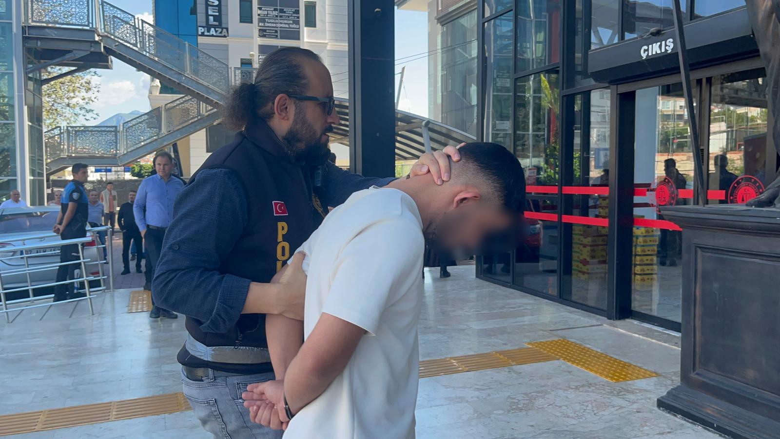 Ormanlık Alanda Dehşet Bıçaklayıp Cesedini Uçurumdan Attılar (7)