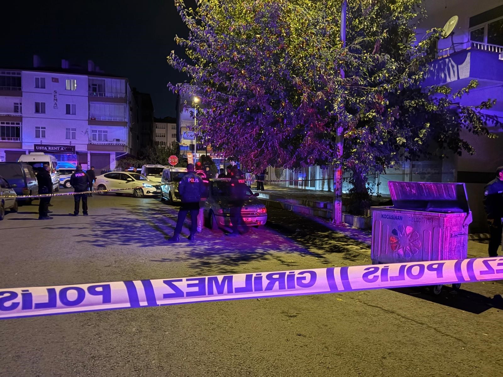 Otomatik Tüfekle Kanlı Saldırı! Evinin Önünde Vurulan Adam Hayatını Kaybetti (4)