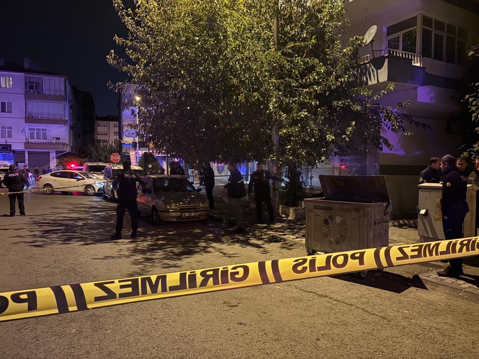 Otomatik Tüfekle Kanlı Saldırı! Evinin Önünde Vurulan Adam Hayatını Kaybetti (5)