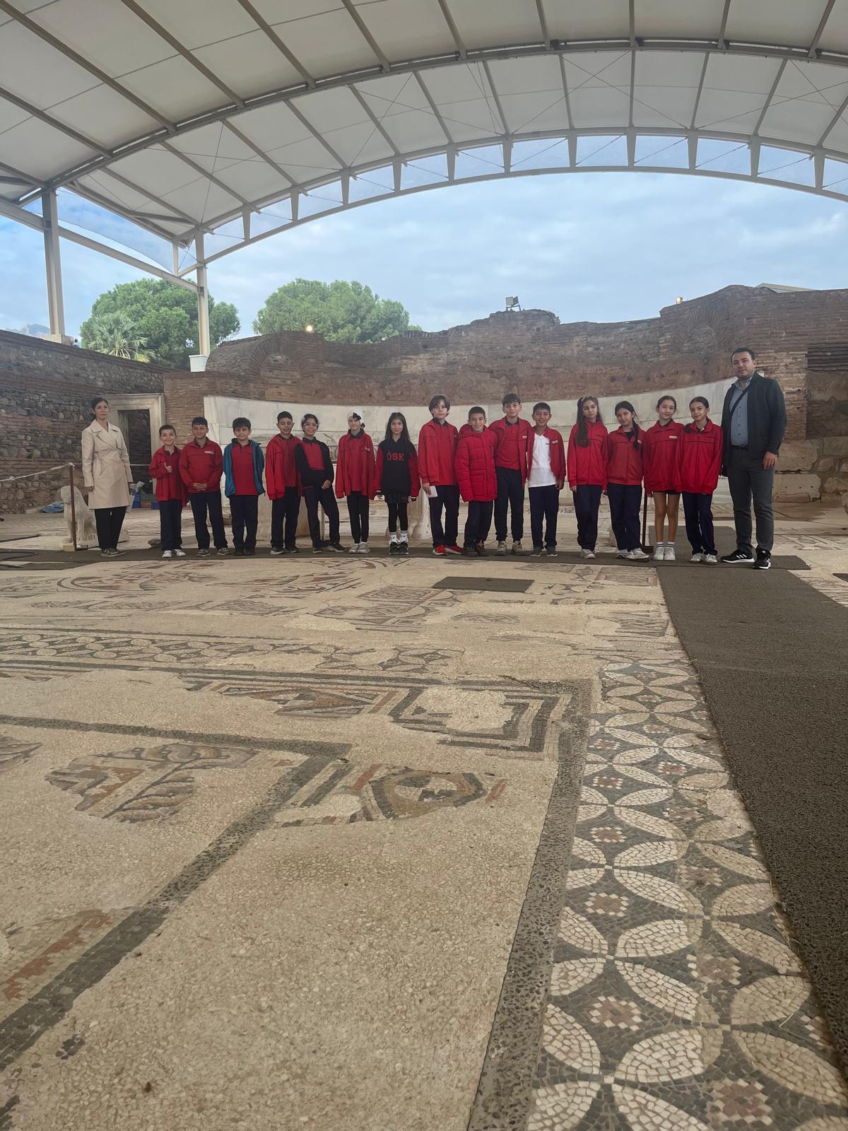 Özel Sali̇hli̇ Koleji̇ (1)-2