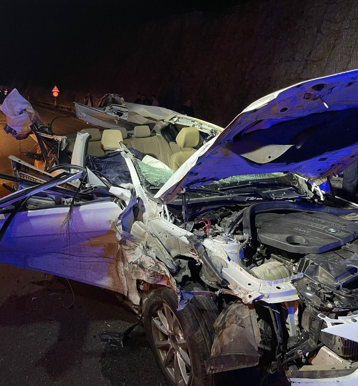 Park Halindeki Kamyona Çarptı! Korkunç Kazada 1 Ölü, 1 Yaralı (2)