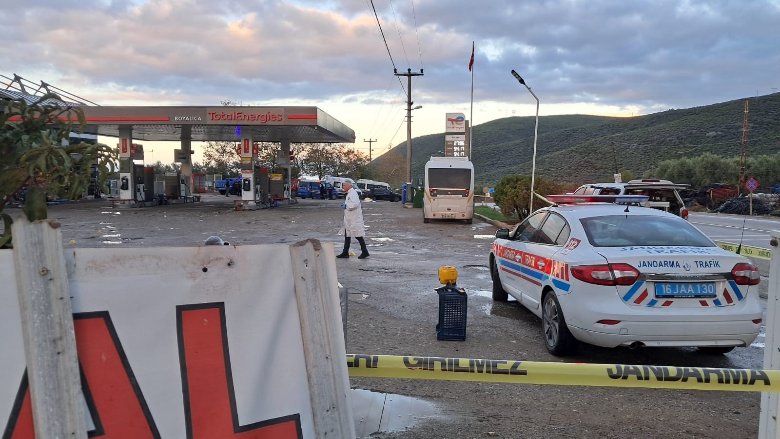 Sabah Saatlerinde Dehşet! Benzinlikte Silahlar Konuştu 1 Kişi Hayatını Kaybetti (3)