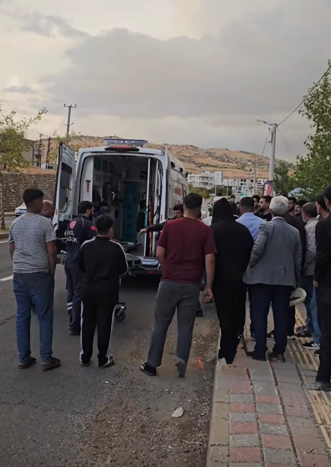 Sabah Saatlerinde Gorenler Soke Oldu Bir Kisi Agaca Asilmis Halde Bulundu (2)