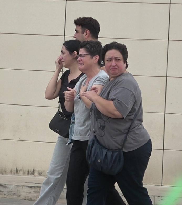 Sabah Saatlerinde Korkunç Manzara Parkta Ölü Bulunan Gencin Annesi Gözyaşlarına Boğuldu (3)