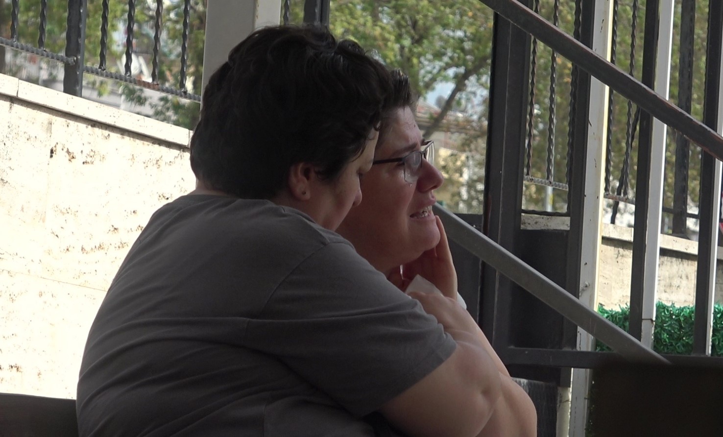 Sabah Saatlerinde Korkunç Manzara Parkta Ölü Bulunan Gencin Annesi Gözyaşlarına Boğuldu (7)