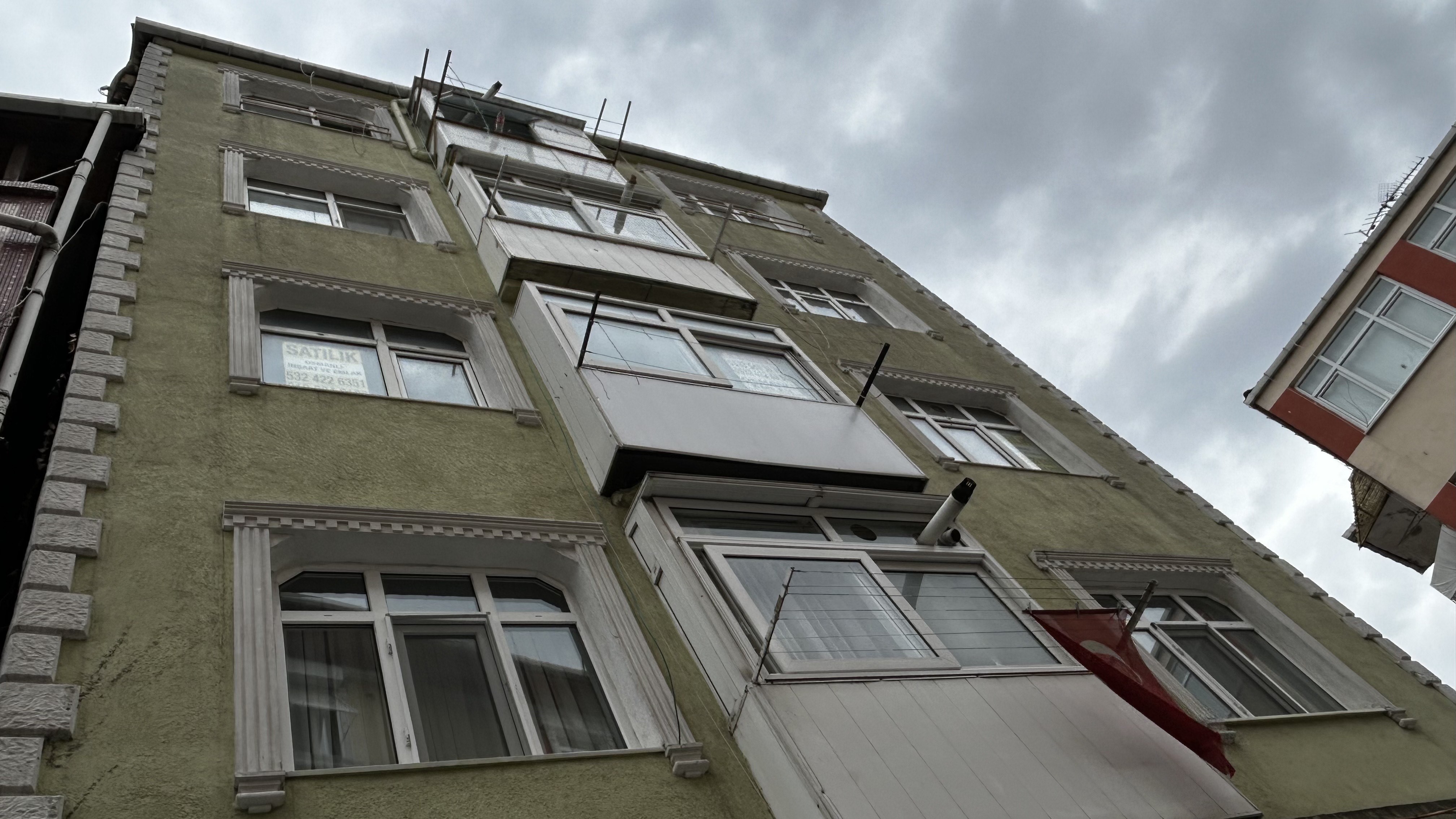 Sabaha Karşı Gizemli Ölüm! Alkol Şişeleri, Kırık Bardaklar Ve Bir Ceset.. (2)