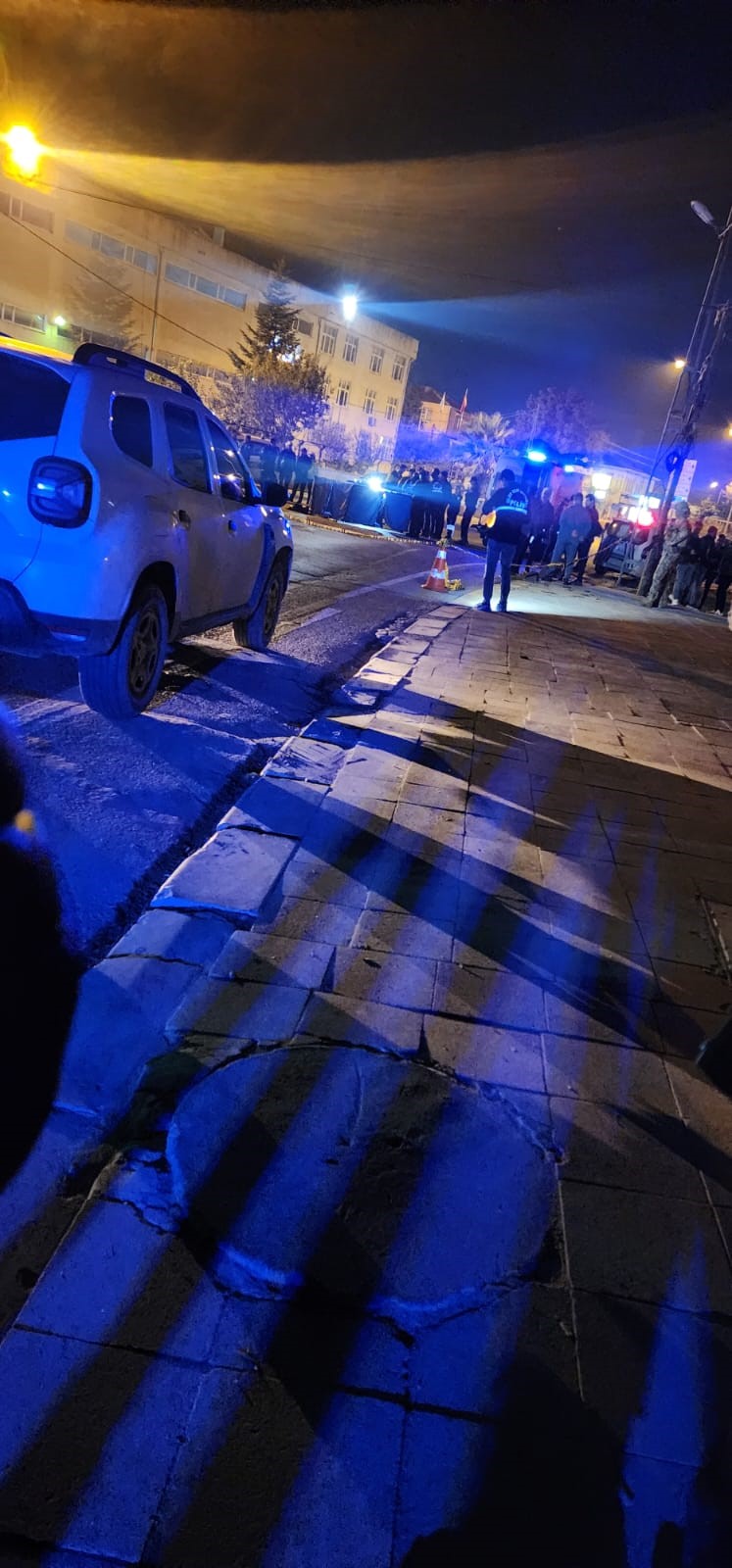 Sahte Kimlik Ve Polis Yeleğiyle Dolandırıyorlardı Çete Içinde Kanlı Kavga (2)