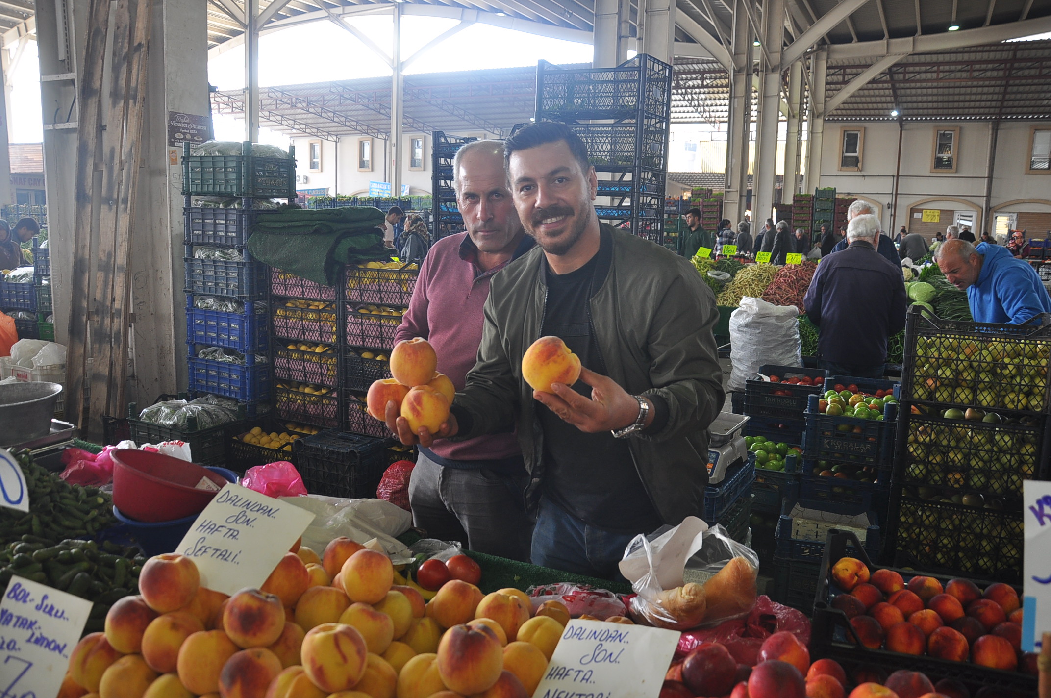 Sali̇hli̇ Çarşamba Pazari (12)