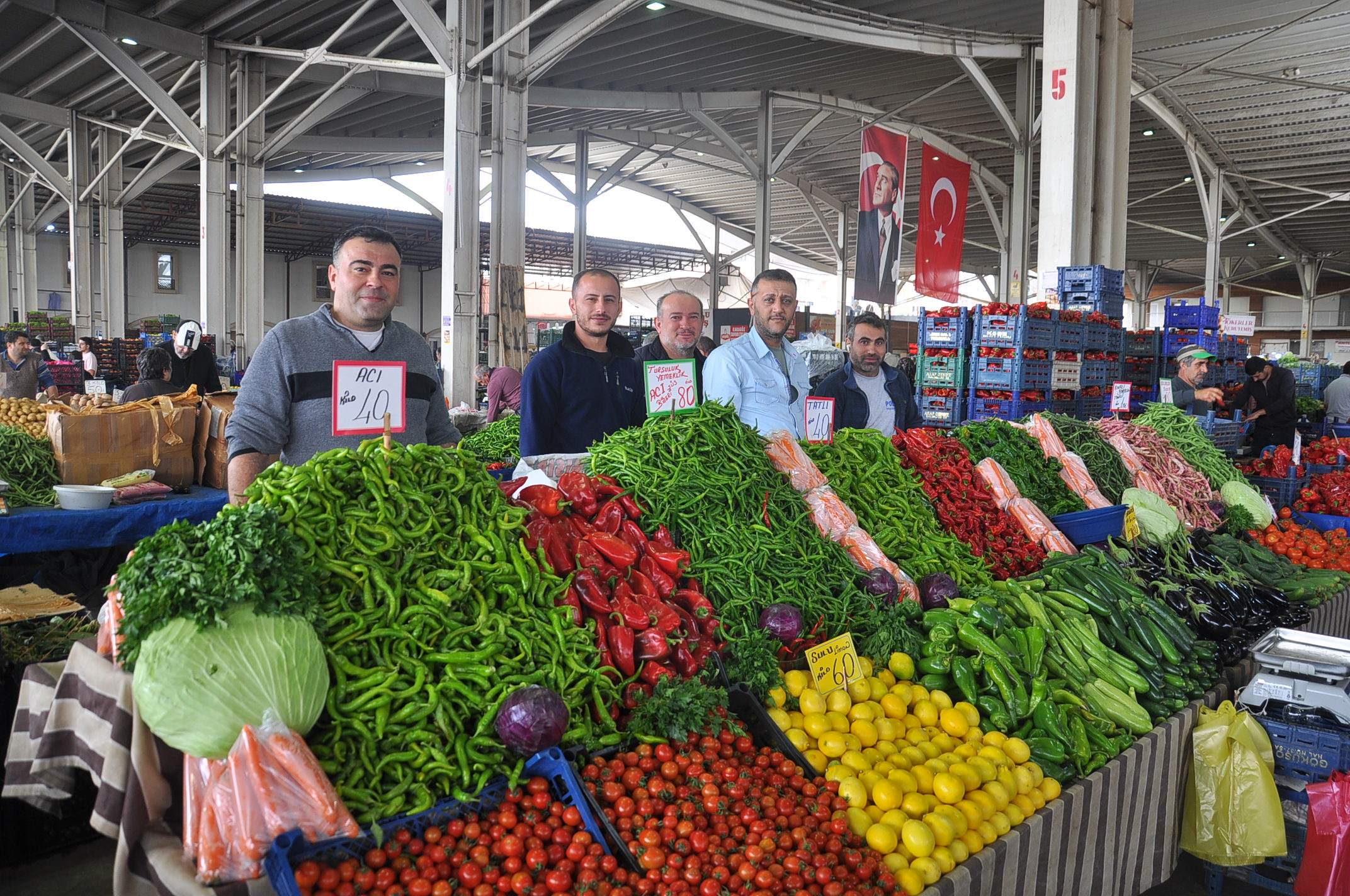 Sali̇hli̇ Çarşamba Pazari (15)