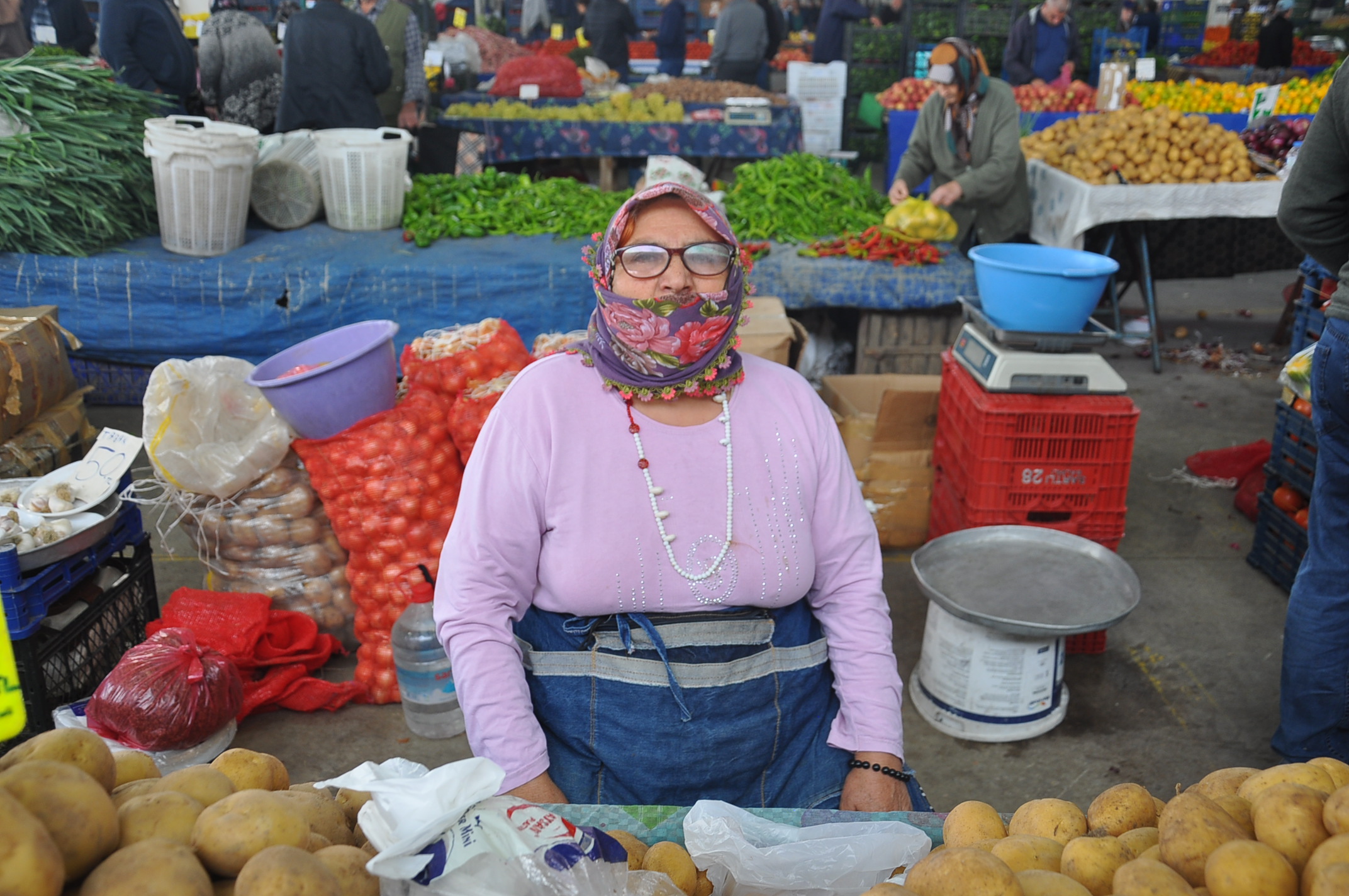 Sali̇hli̇ Çarşamba Pazari (20)