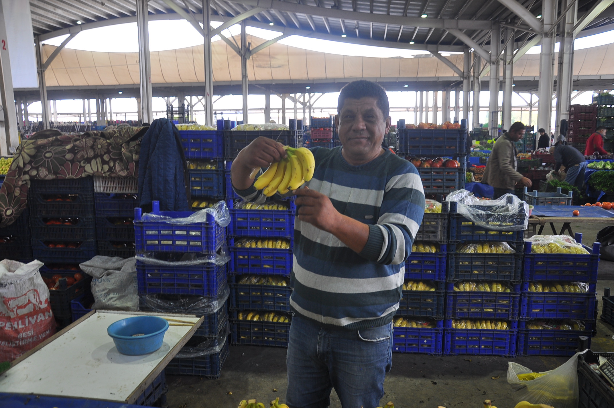 Sali̇hli̇ Çarşamba Pazari (6)