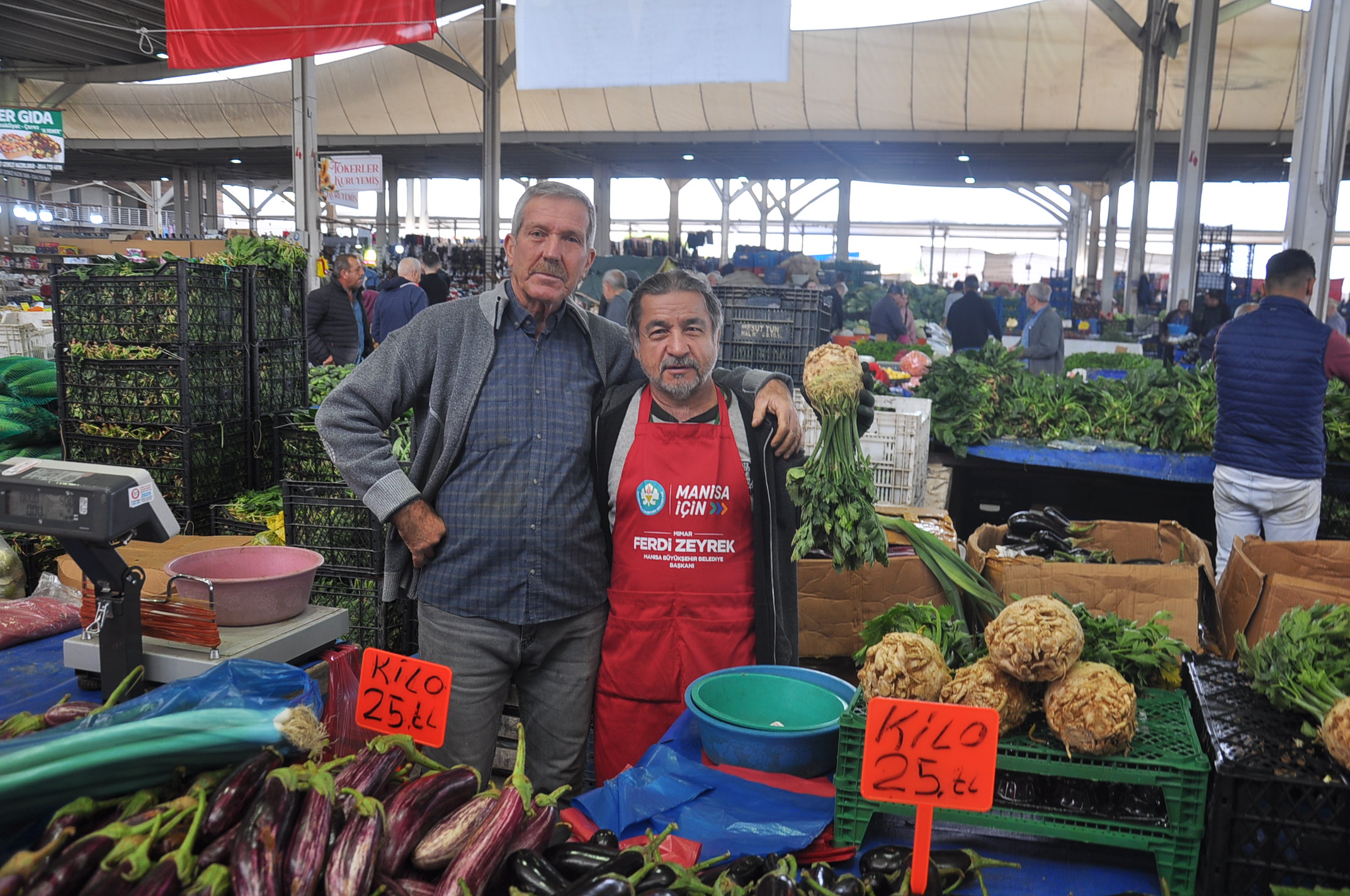 Sali̇hli̇ Çarşamba Pazari (8)