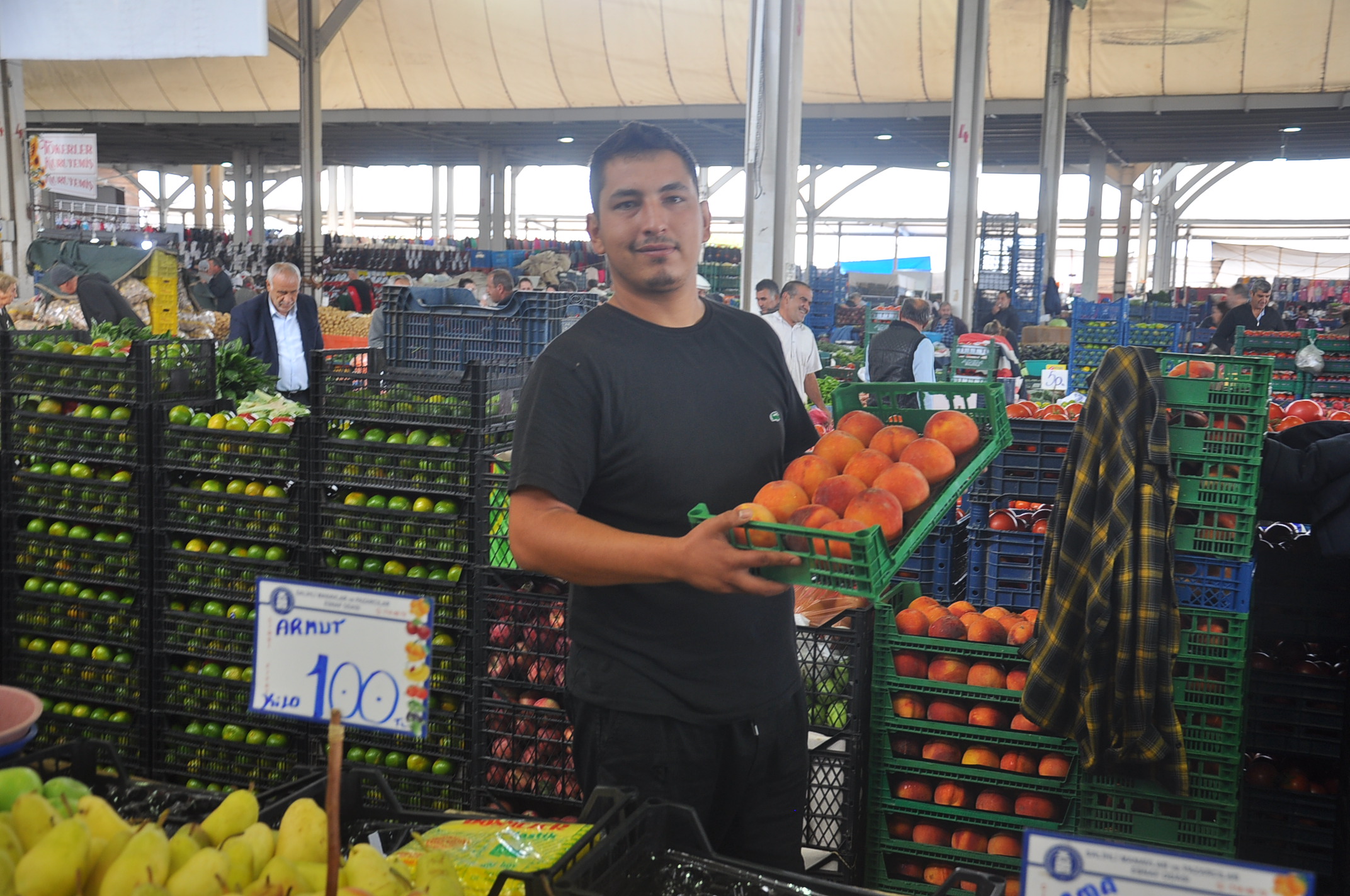 Sali̇hli̇ Çarşamba Pazari (9)