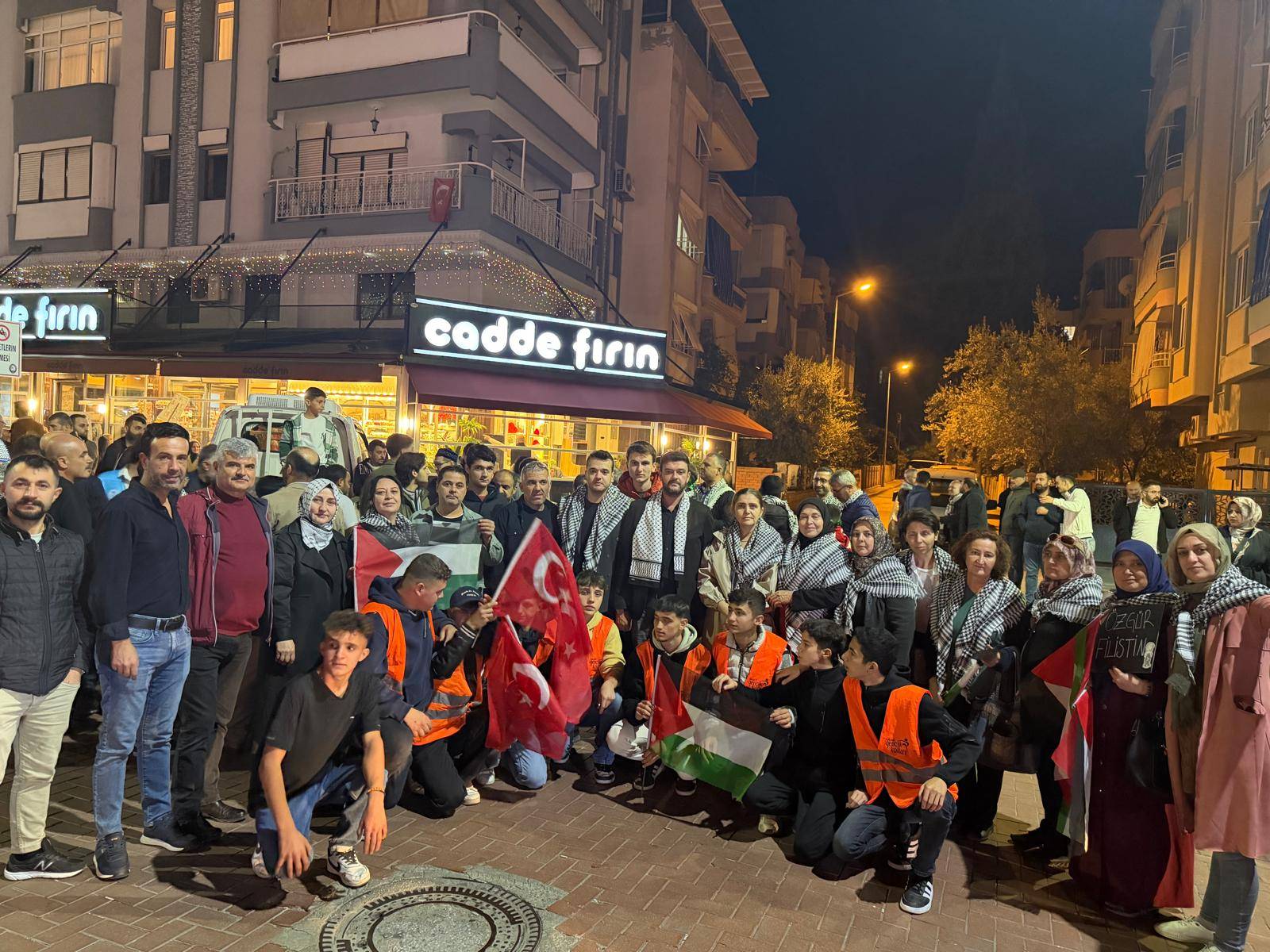 Sali̇hli̇ Fi̇li̇sti̇n Destek (4)