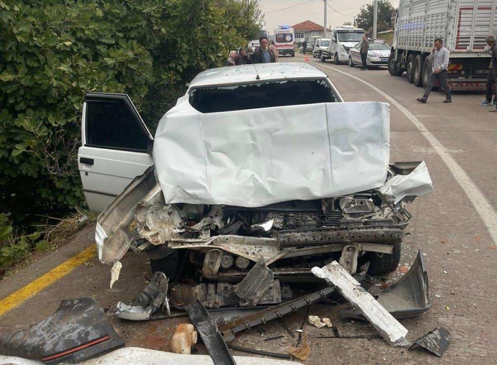 Salihli Gordes Yolunda Korkutan Kaza 4 Yarali (1)