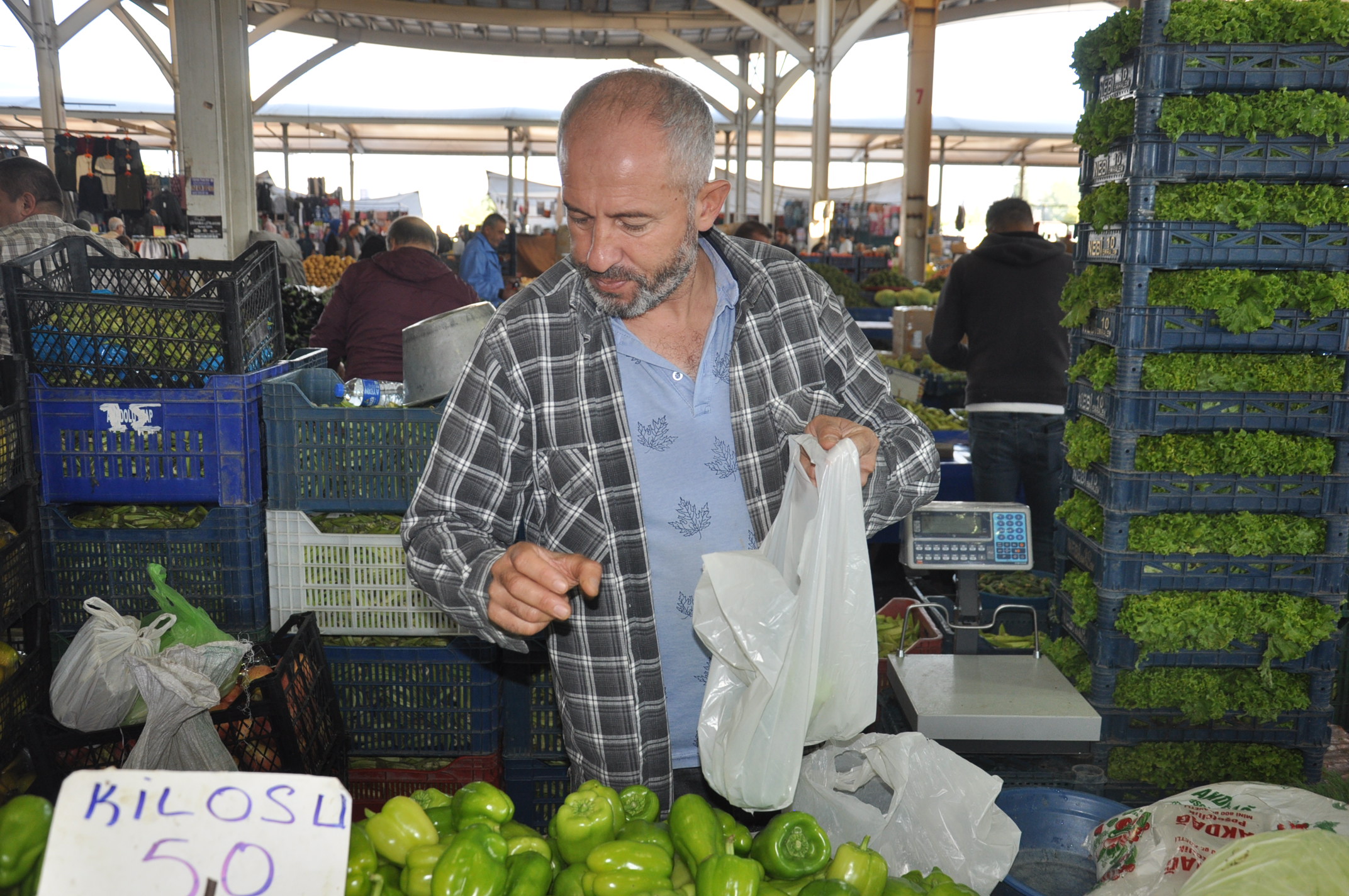 Salihli Icin Pazardaki Guncel Fiyatlar 1 Ekim Carsamba Yaz Urunleri Azaliyor Fiyatlari (17)