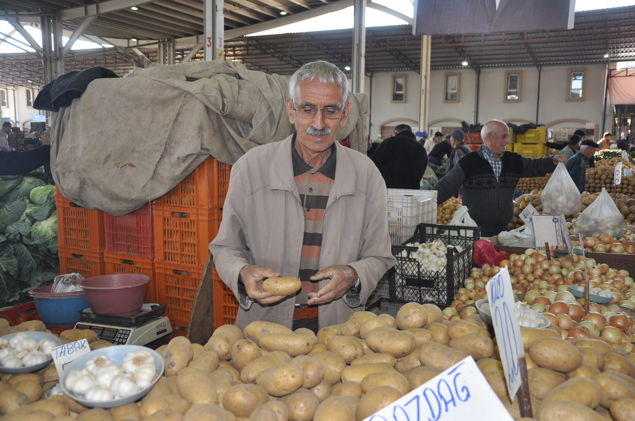 Salihli Icin Pazardaki Guncel Fiyatlar 1 Ekim Carsamba Yaz Urunleri Azaliyor Fiyatlari (20)