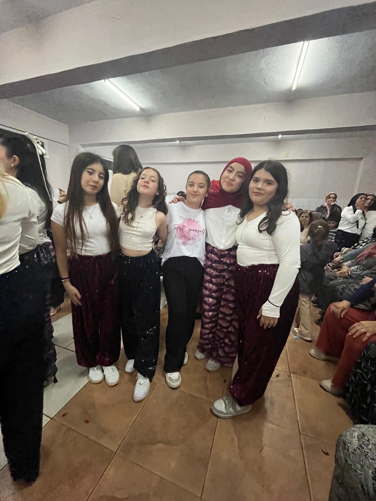 Salihli Koseali Mahallesinde Bagbozumu Senligi (12)