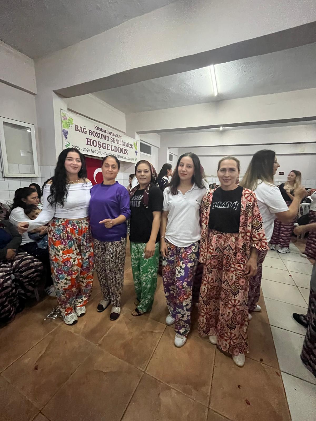 Salihli Koseali Mahallesinde Bagbozumu Senligi (15)