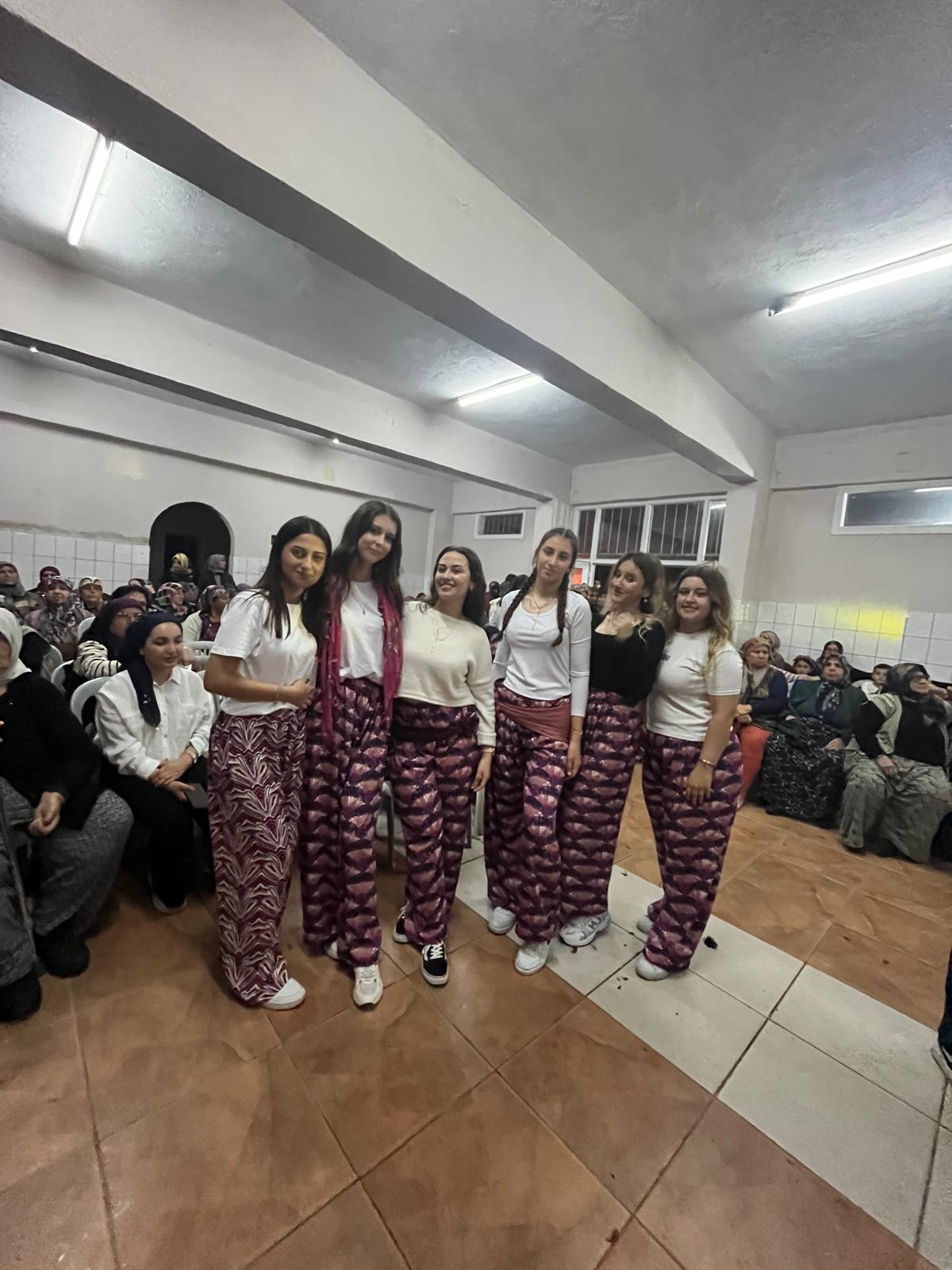 Salihli Koseali Mahallesinde Bagbozumu Senligi (3)