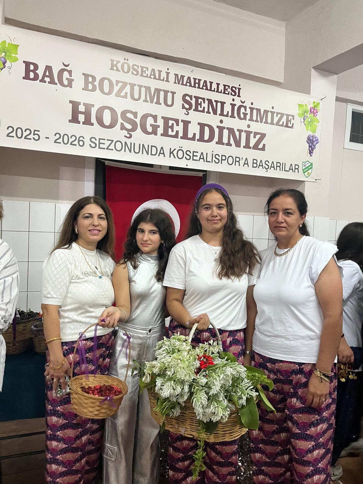 Salihli Koseali Mahallesinde Bagbozumu Senligi (5)