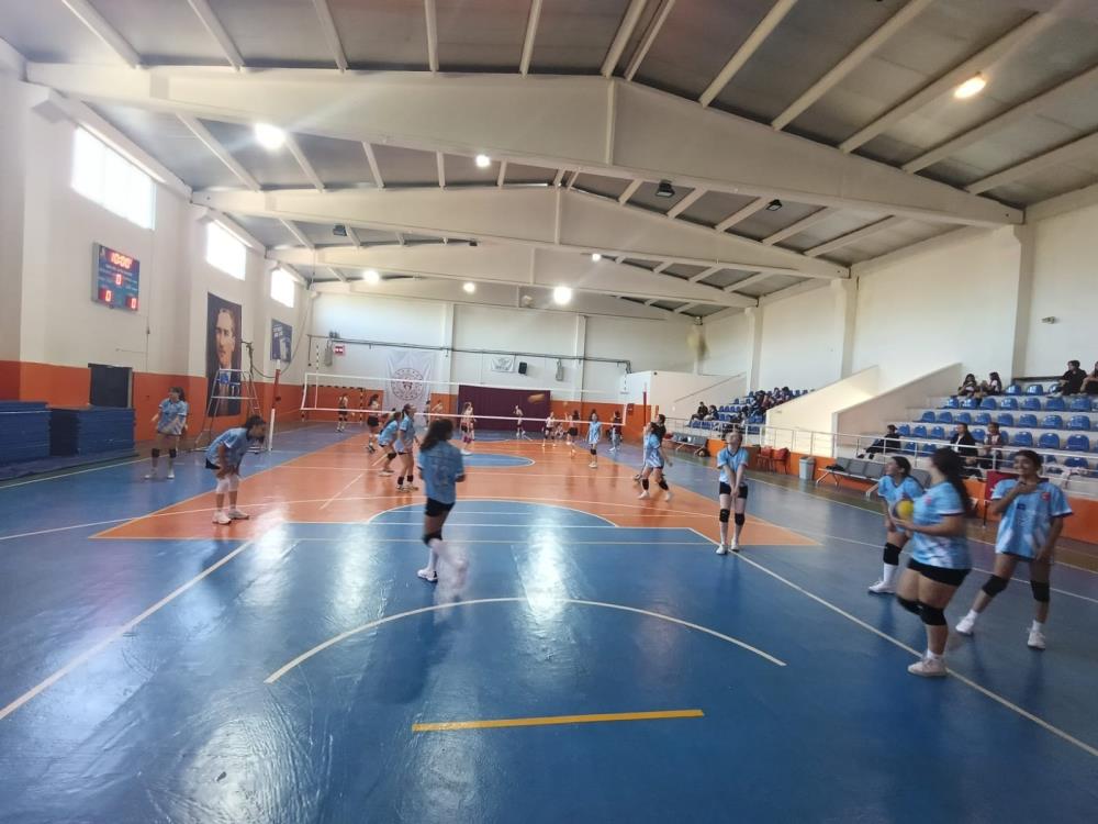 Sarigol Akademi Spor Kulubu Kucuk Kizlar Ligine Maglubiyetle Basladi (2)