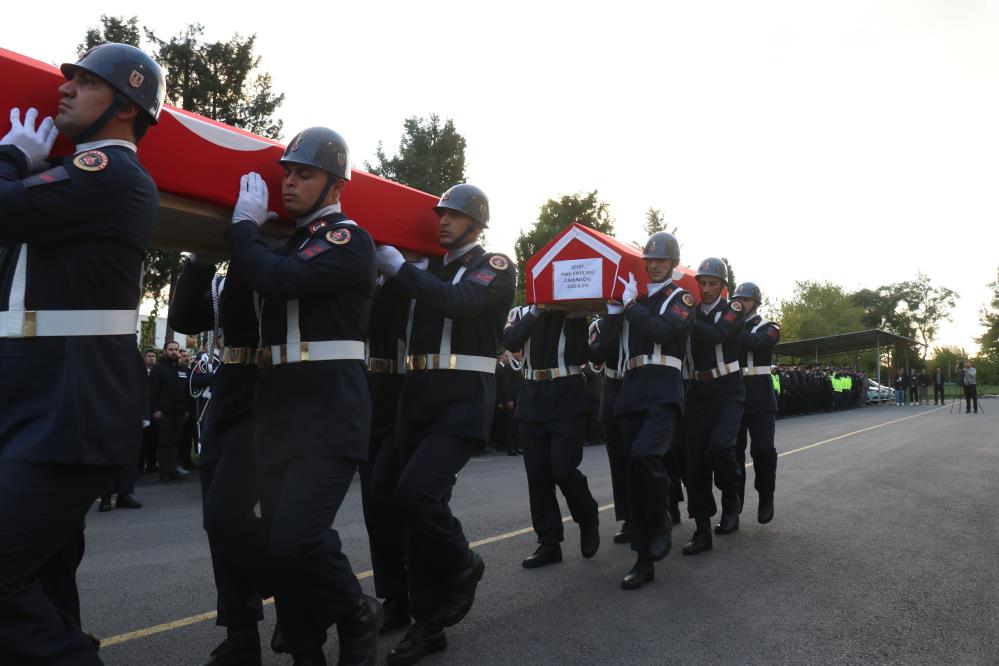 Sehit Askerler Memleketlerine Ugurlandi (2)