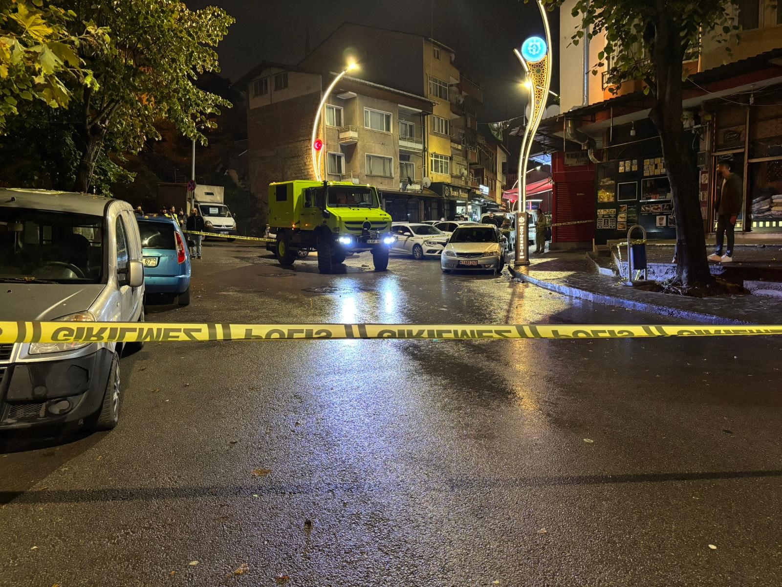 Sokak Ortasında Cinayet Jiletli Şahıs Kurşunla Öldürüldü (6)