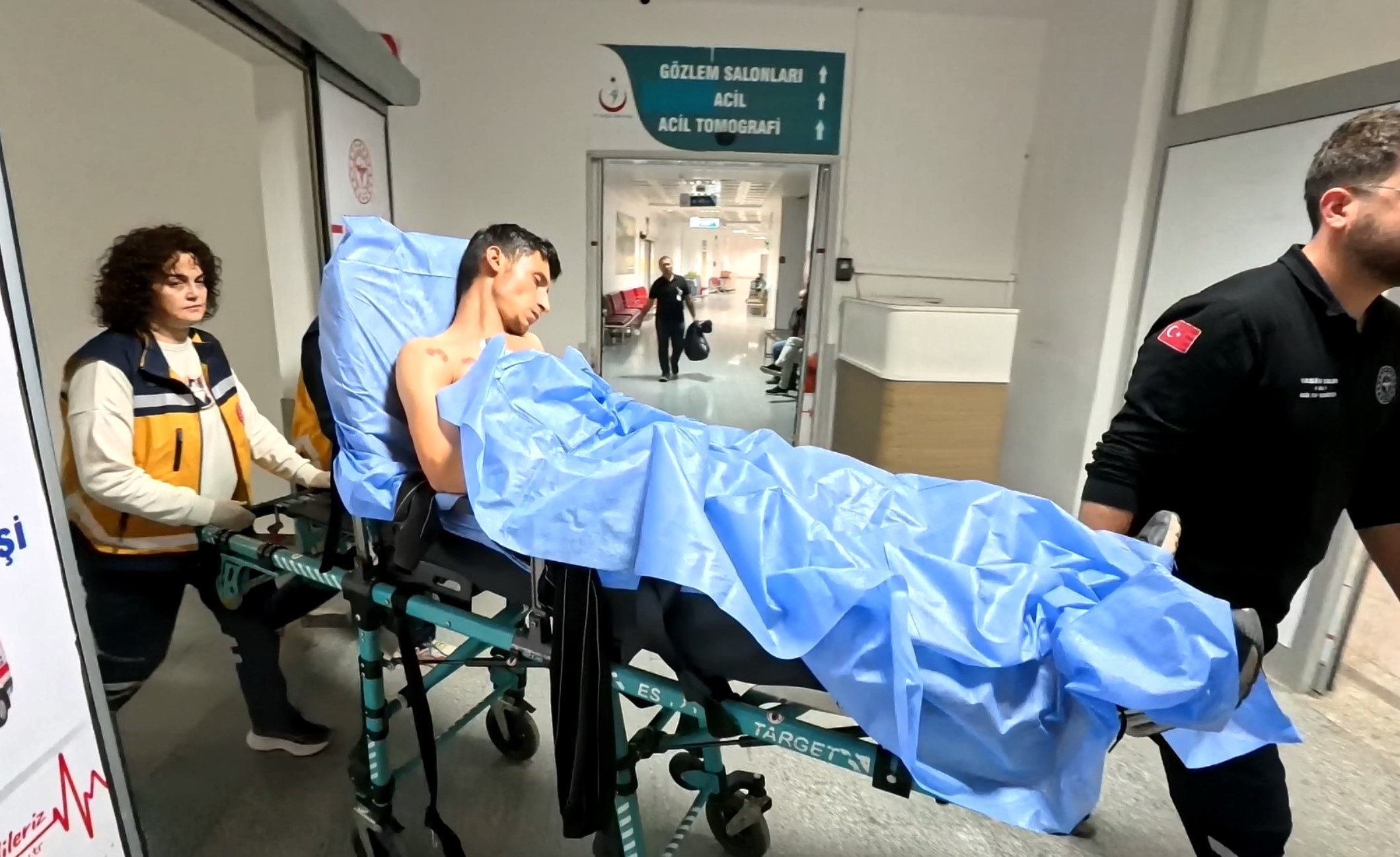 Sokak Ortasında Kanlı Kavga! 16 Yaşındaki Çocuk 24 Yaşındaki Genci Bıçakladı (2)