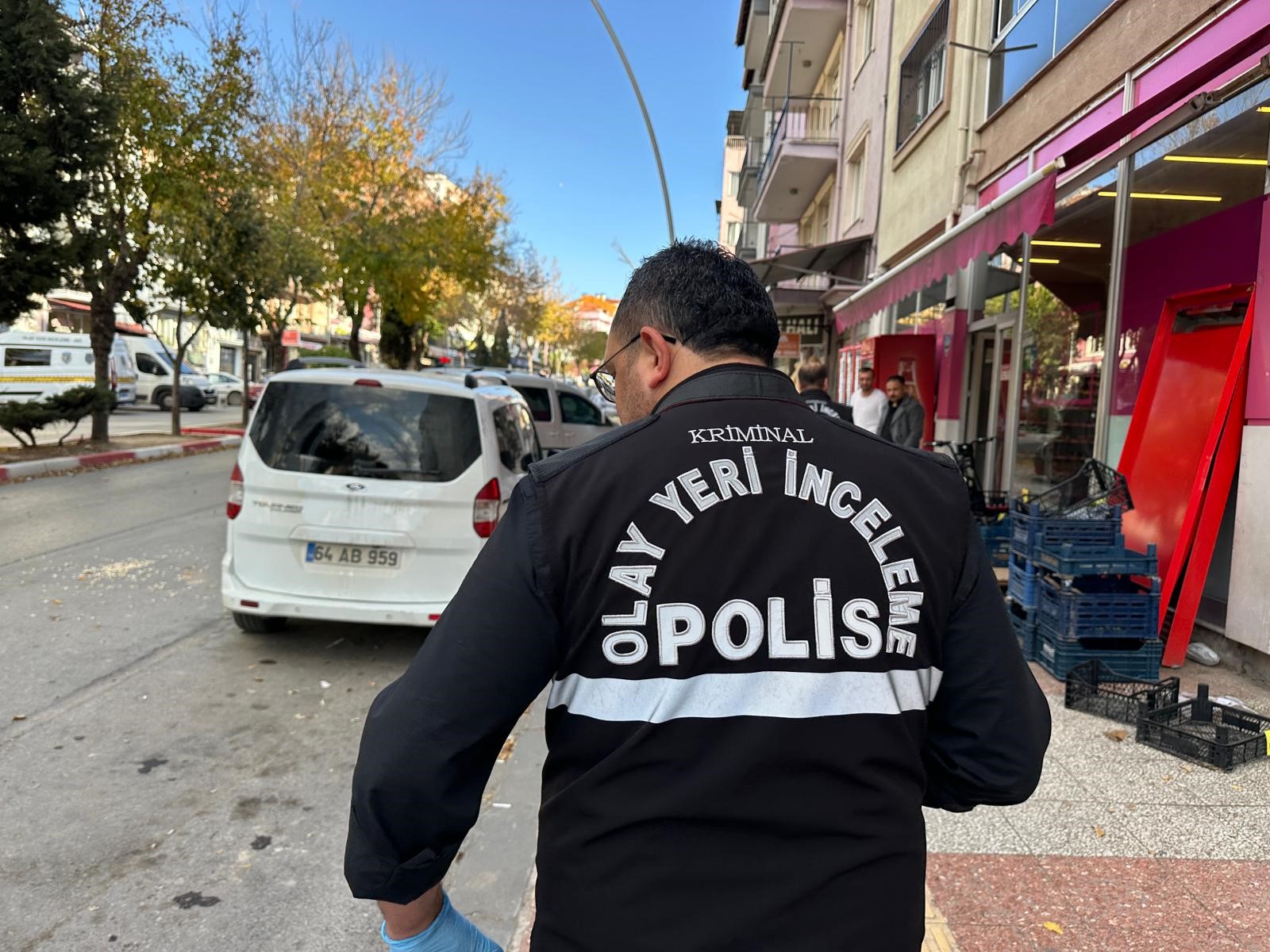 Tartışma Kavgaya, Kavga Kana Bulandı 19 Yaşındaki Genç Bıçakla Ağır Yaralandı (5)