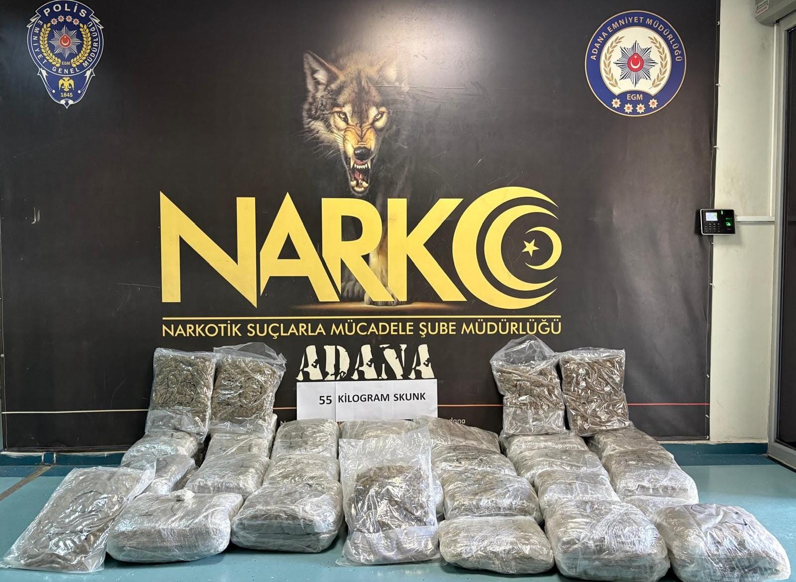 Tirdaki Valizlerden 55 Kilo Skunk Cikti Surucunun Savunmasi Sasirtti Kiramadim (4)