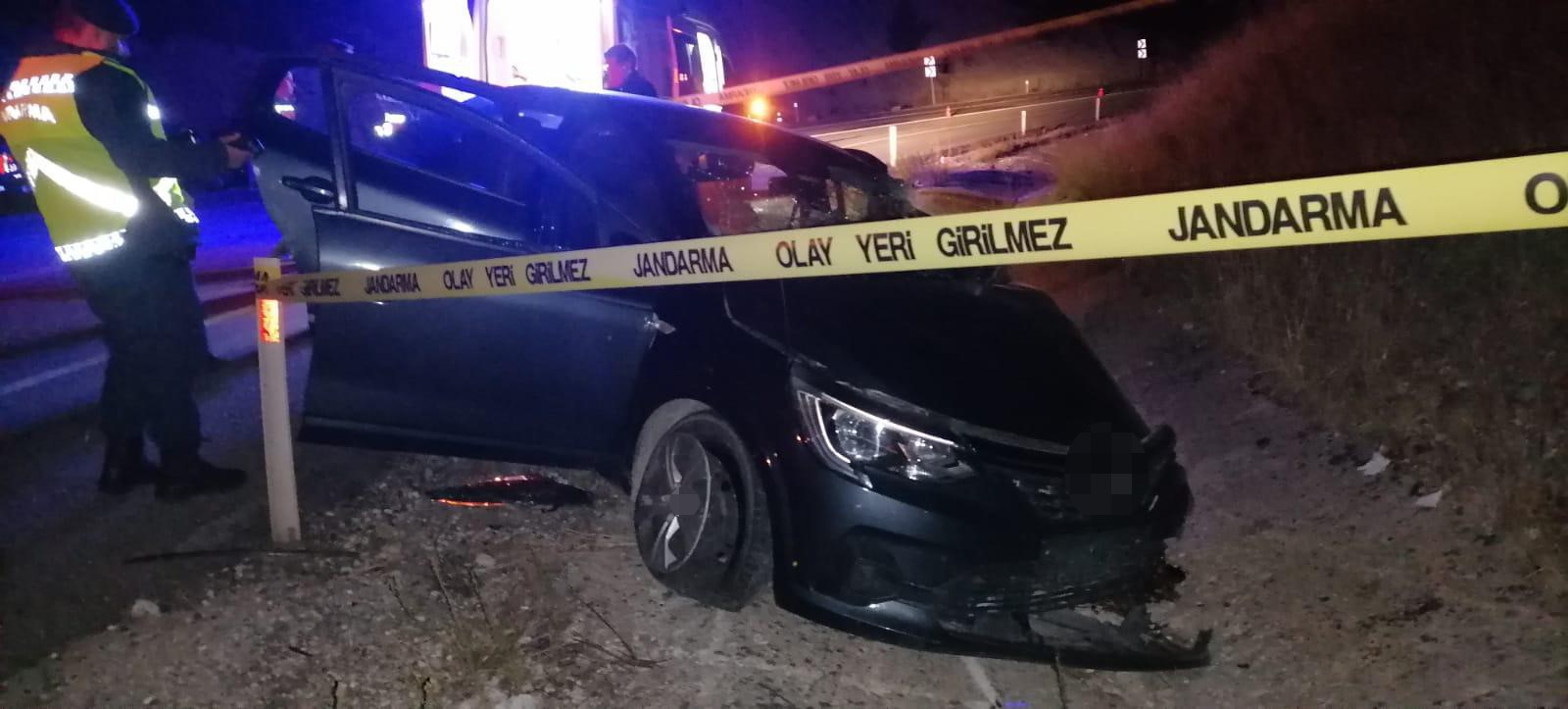 Tırla Çarpışan Otomobil Paramparça Oldu Sürücü Olay Yerinde Hayatını Kaybetti (5)