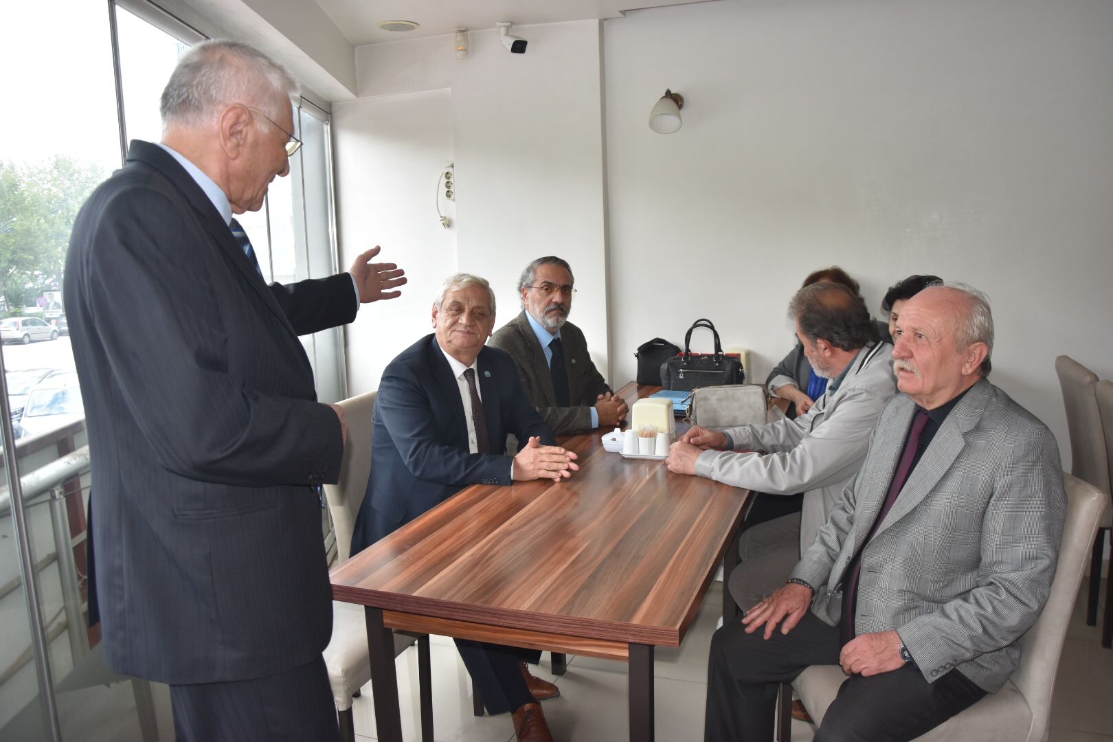 Turkiye Emekliler Partisi Manisada Emeklilerle Bulustu (3)