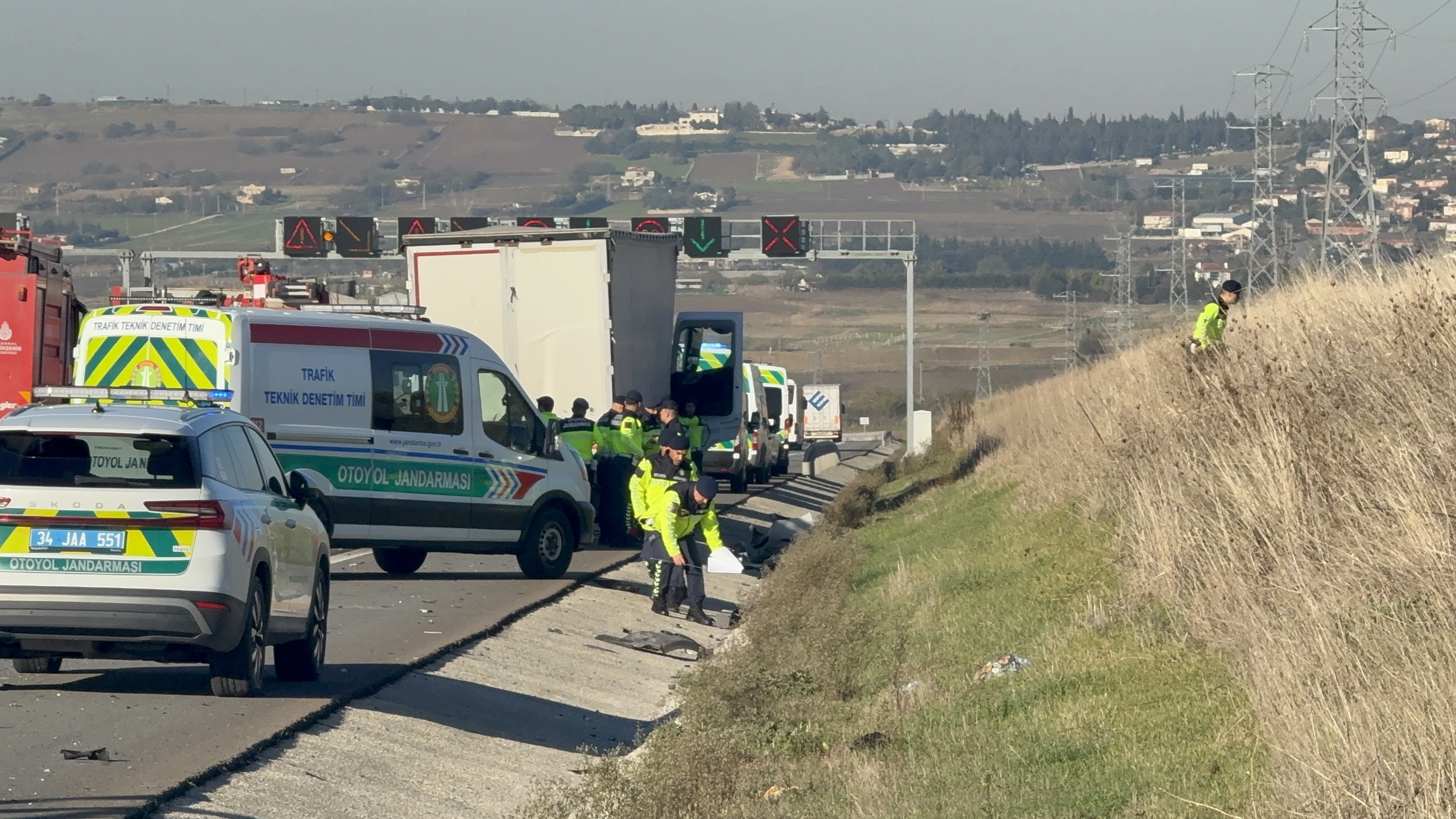 Tüyler Ürperten Kaza Binek Araç Tıra Arkadan Çarptı, Sürücü Hayatını Kaybetti (4)