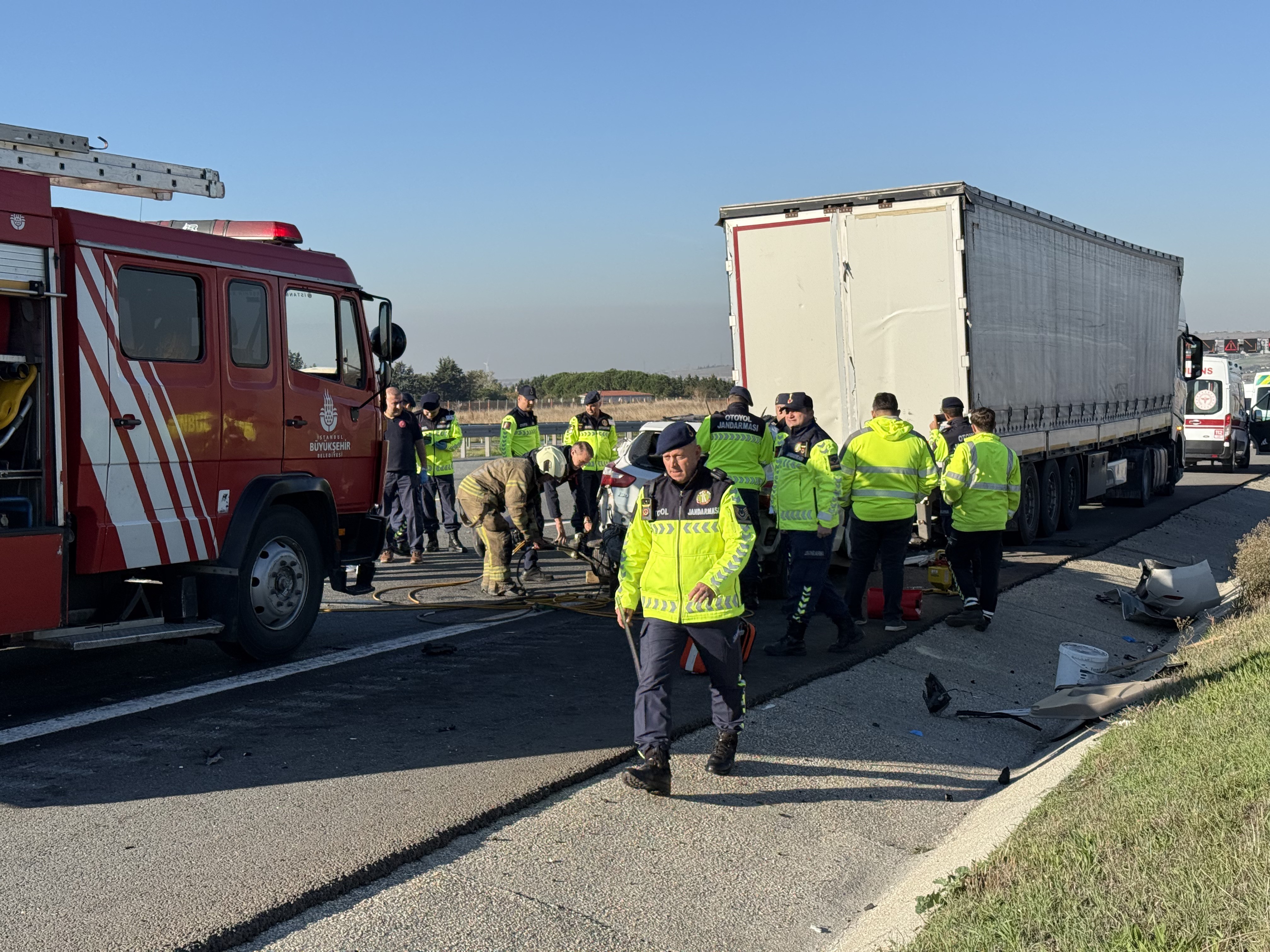 Tüyler Ürperten Kaza Binek Araç Tıra Arkadan Çarptı, Sürücü Hayatını Kaybetti (5)