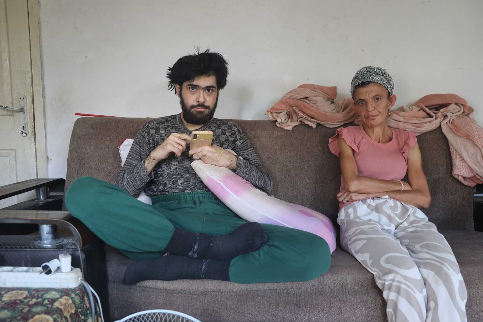 Üç Yıldır Ne Dışarı Çıktı Ne De Banyo Yaptı “Öleceğim” Diyen 23 Yaşındaki Genç, Hayattan Umudunu Kesti (1)-2