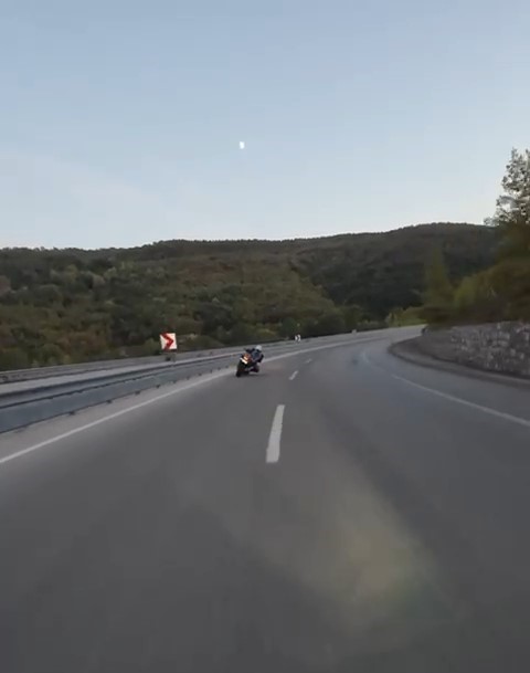 Virajı Alamayan Genç Motosikletçi 25 Gün Sonra Hayatını Kaybetti! Kaza Anı Kamerada… (5)