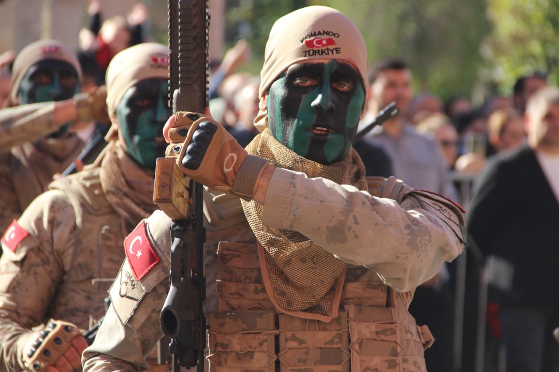 Yasasin Cumhuriyet Yasasin Turkiye Manisada 29 Ekim Gururu (3) (Orta)