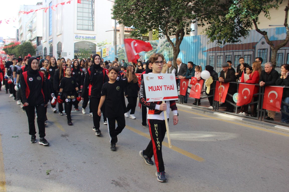 Yasasin Cumhuriyet Yasasin Turkiye Manisada 29 Ekim Gururu (7) (Orta)