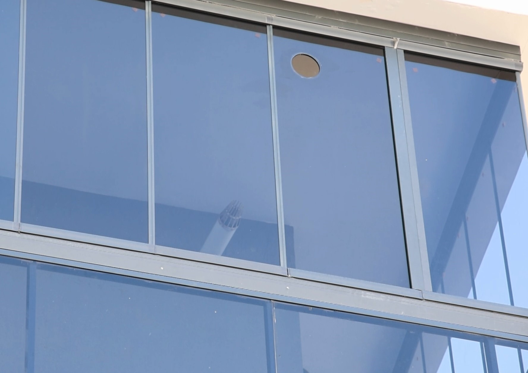 Yeni Yaptırılan Cam Balkon 2 Can Aldı! Baba Eve Geldiğinde Eşi Ve Çocuğunu Ölü Buldu (7)