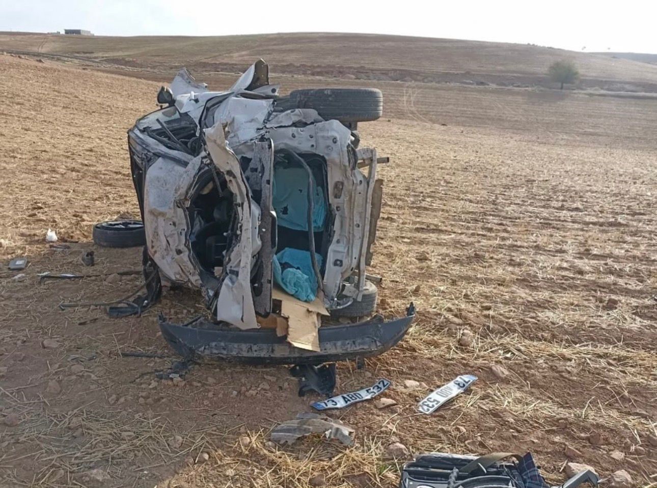 Yoldan Çıktı, Uçuruma Yuvarlandı Feci Kazada 1 Ölü, 3 Yaralı! (5)