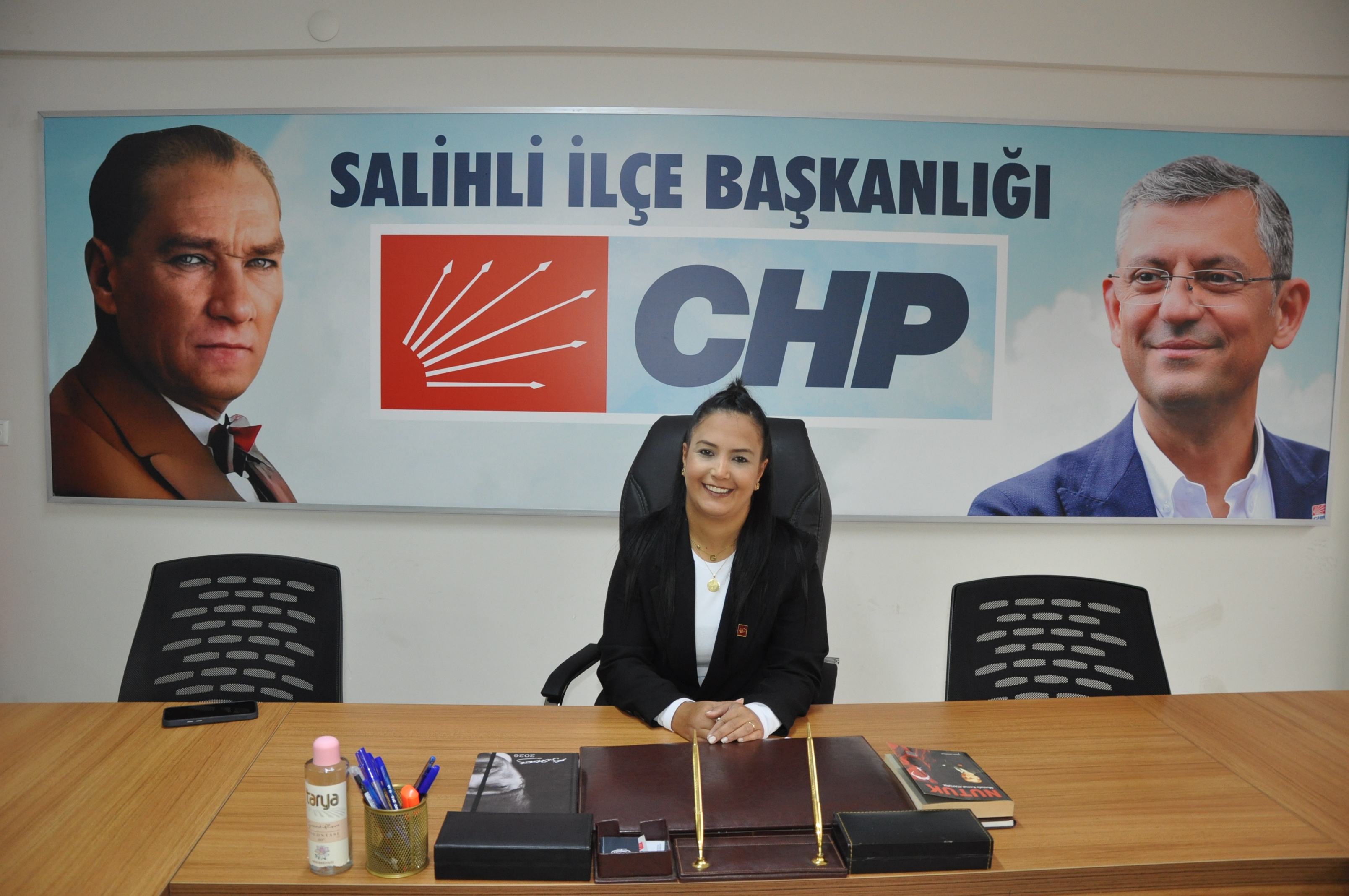 Yöneti̇m Yeni̇ Kadin Kollari (3)